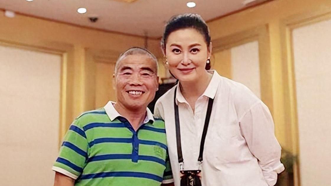 “武大郎”宋文华：身高1米4，曾获武术冠军，妻子比他高10厘米