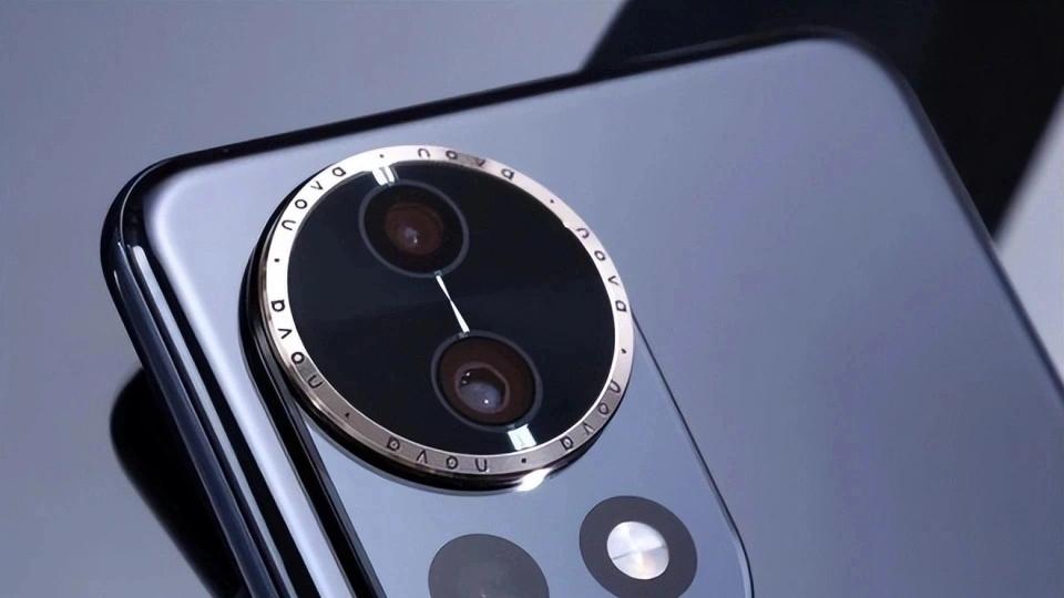 华为手机“半价清仓”，从3999跌至2059元，100W+双向卫星消息