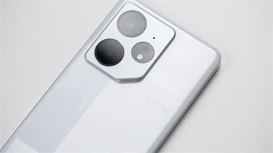 手机行业诞生“新卷王”，16GB+1TB跌至2079元，国补后可以闭眼买