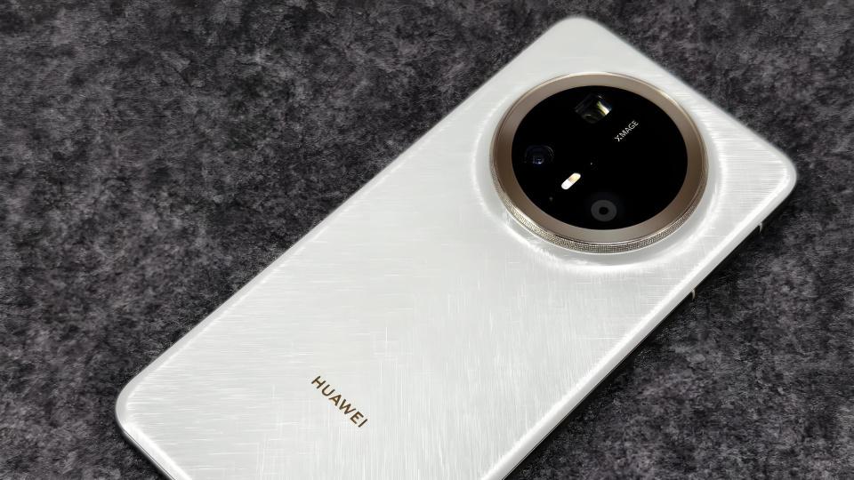 华为Mate80系列与华为Mate X7：价格均被曝光，配置亮点抢先看！