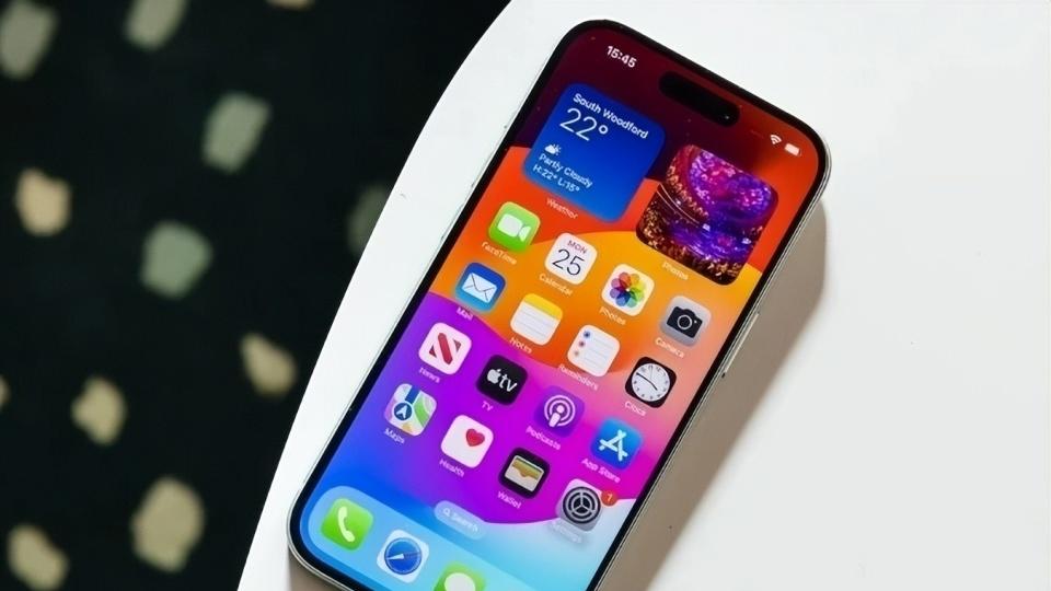 苹果打响“价格战”，从5999元跌至3399元，旧款iPhone降至清仓价