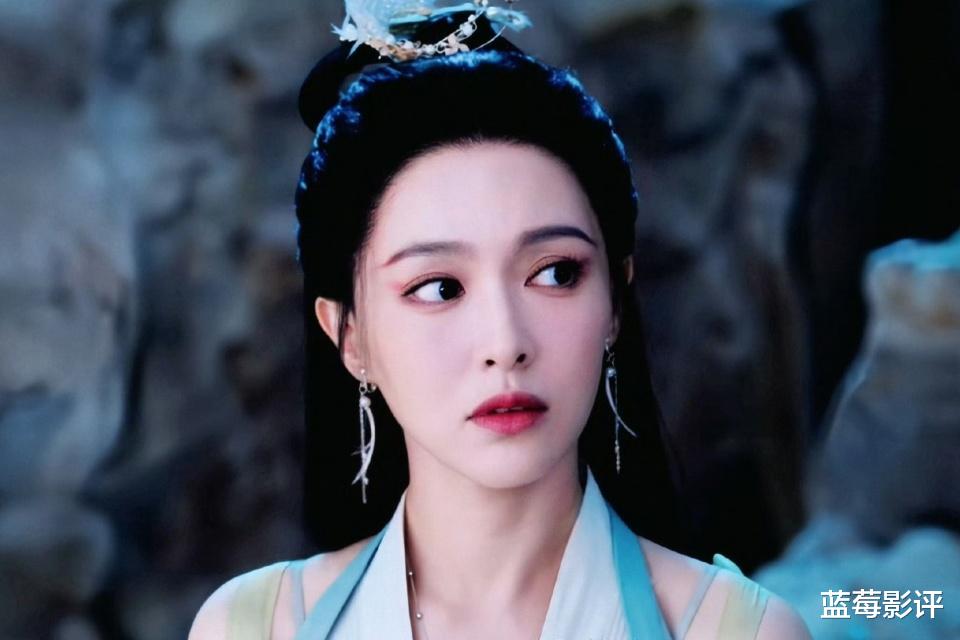 本以为是烂剧，结果开播就榜单第一，唐嫣又把国产剧拍成了爆款