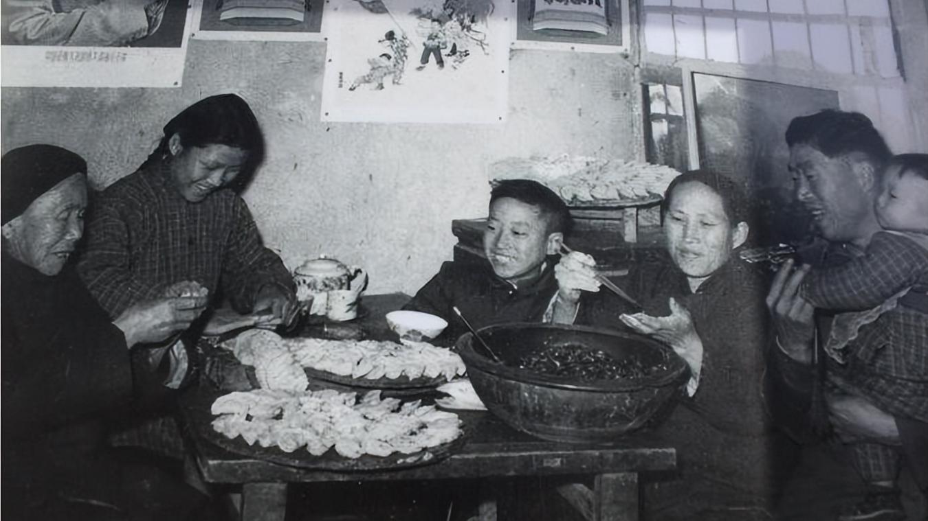 我5岁过继给三叔，如今三叔家房子拆迁，我媳妇：拆迁款咱不能要