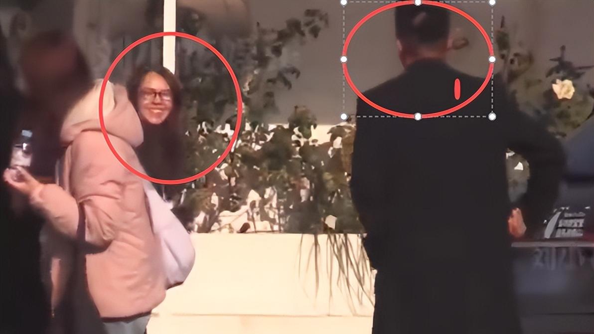 张佳宁新恋情曝光！帅气男友白天陪上班，晚饭后两人路边吵架