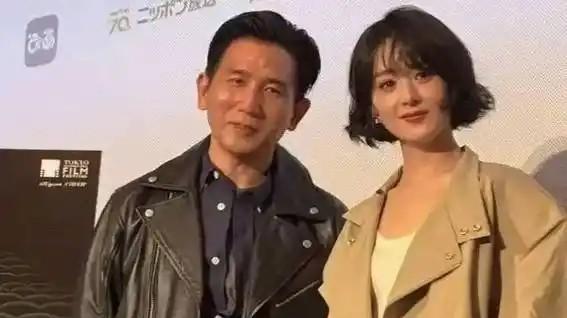 一天5个瓜，顶流恋情、官宣离婚、疑似求婚，娱乐圈有喜有忧