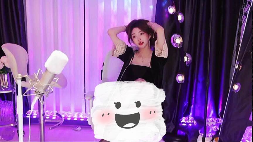 王羽杉罕见破防爆粗口，只因直播途中突然去按摩，网友：出台去了？