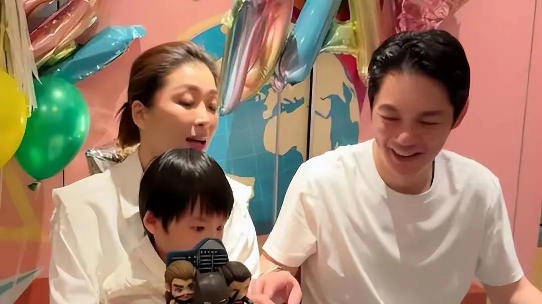 傅程鹏与程愫离婚8年首合作电视剧《女巡特警之蜂鸟突击队》