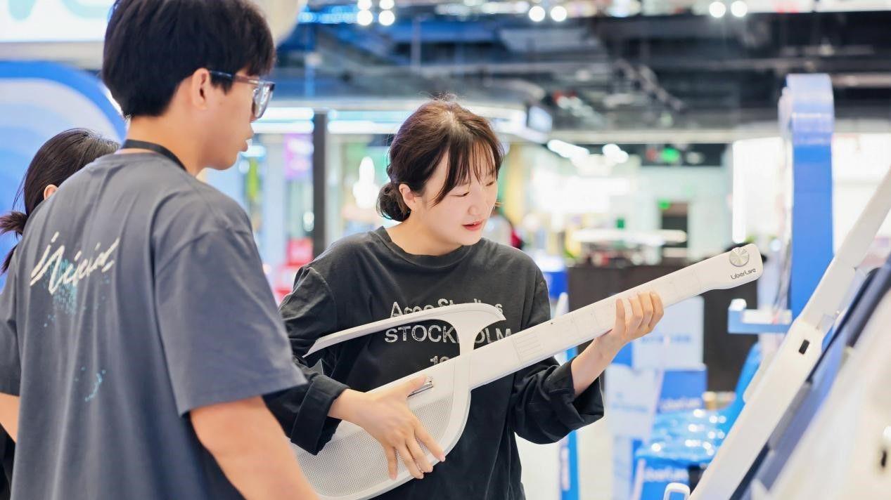 在快節奏時代，他們用科技為普通人造了一座“情緒充電站”