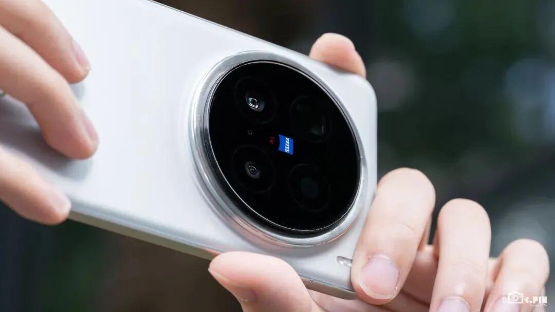 為了吸引你買手機，廠商們已經開始在參數頁上動起手腳了