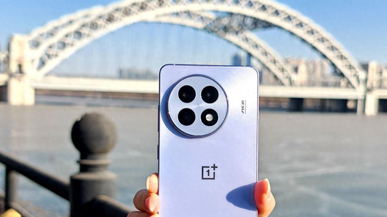 一加“用力过猛”，骁龙8至尊版+100W闪充，国补后可“闭眼入手”