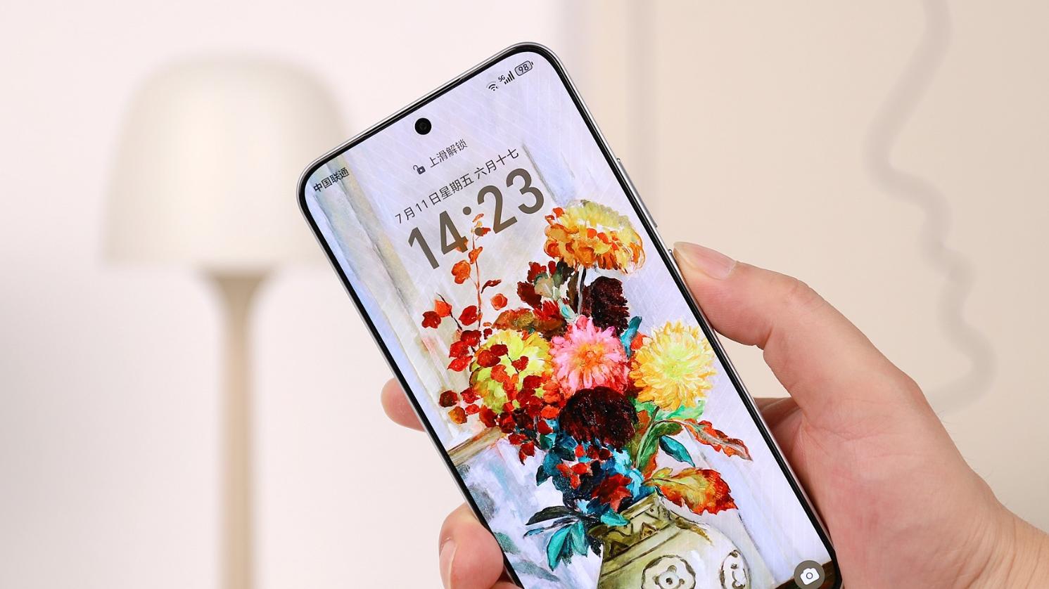 超聲波指紋+金屬框，2025年新機殺瘋了，曾經的頂配現在僅兩千元