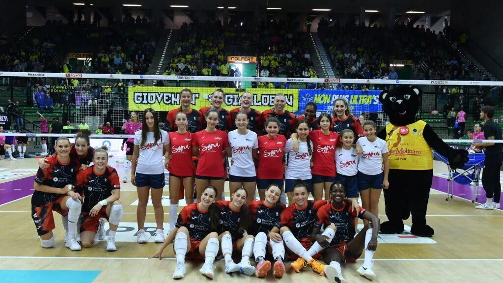 3-1！代替朱婷登场 22岁女排新星20分+MVP 率队豪取九连胜