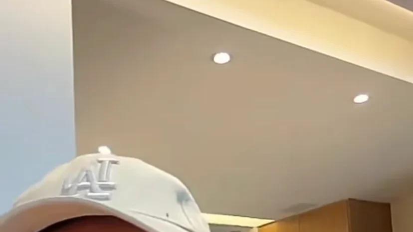 汪小菲也真的太颠了，耍酒疯闯大S家，最终报警被驱赶