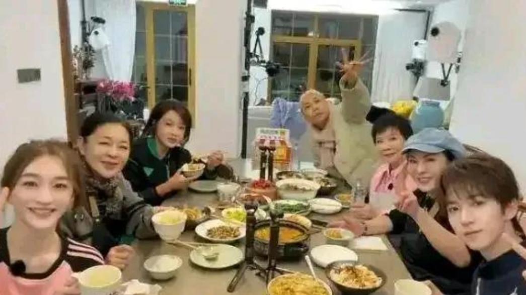 刘晓庆回应吃鱼事件，批节目组恶意剪辑，称不会再参与一路繁花！