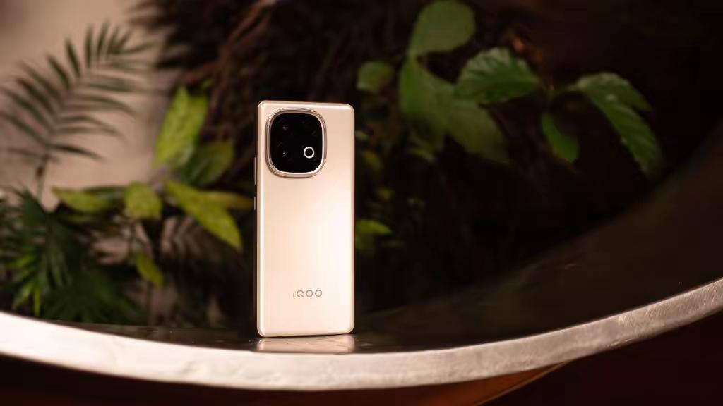 預算2000元買手機還糾結？這三款機型性能不拉胯，顏值在線不廉價