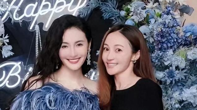 42岁姚笛罕见现身，朋友圈自曝3年不化妆没戏拍，网友直呼认不出