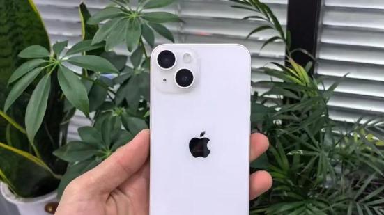 苹果手机半价清仓，从5999元跌至2999元，适合低价捡漏