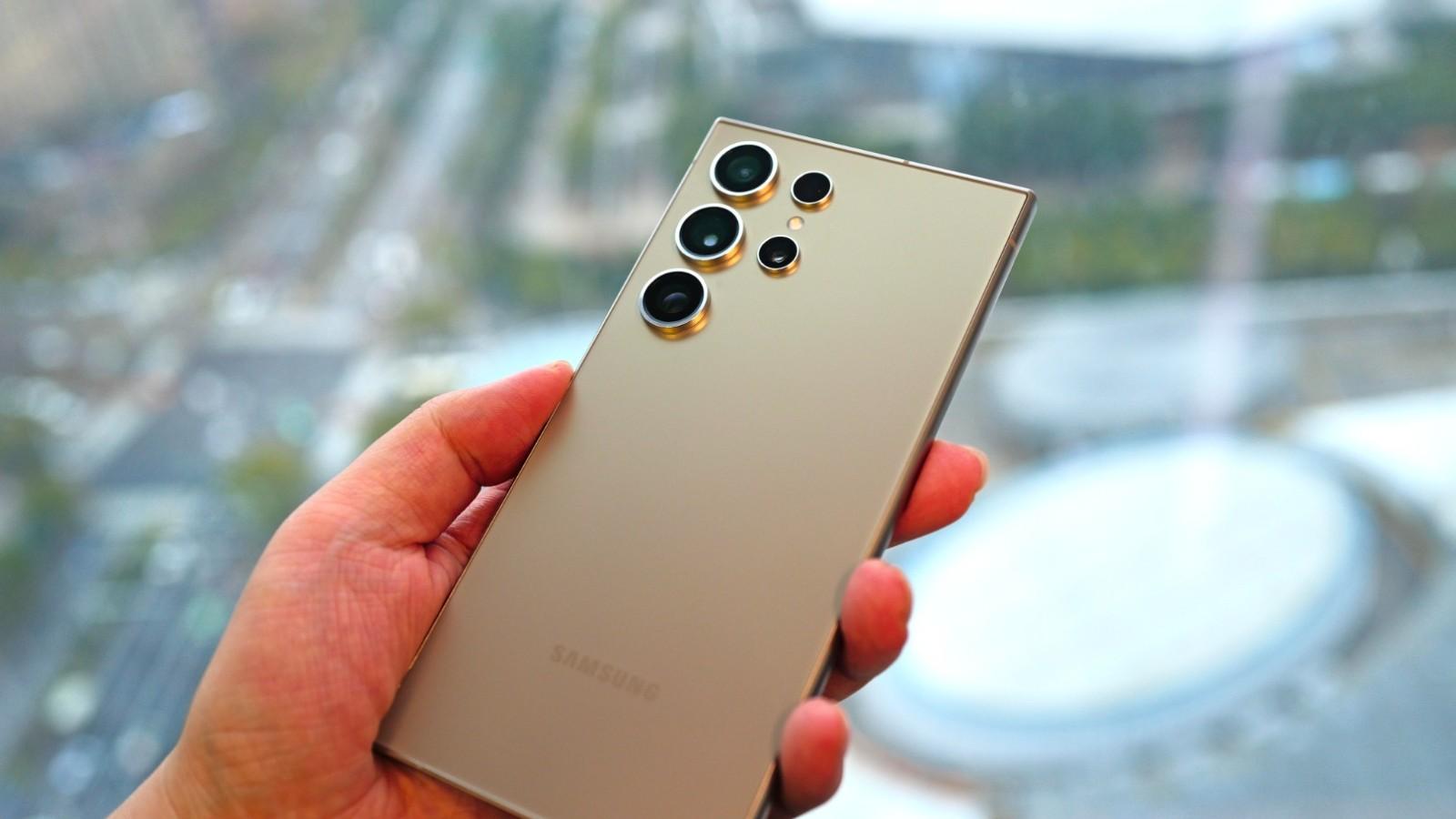 三星高端機突降4281元，2億像素+2K屏+100倍變焦，終于等到了