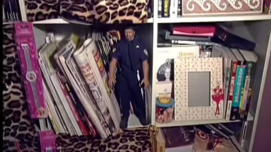 大S的房间太怪异了！背后的神秘装饰让人不寒而栗，你怎么看？