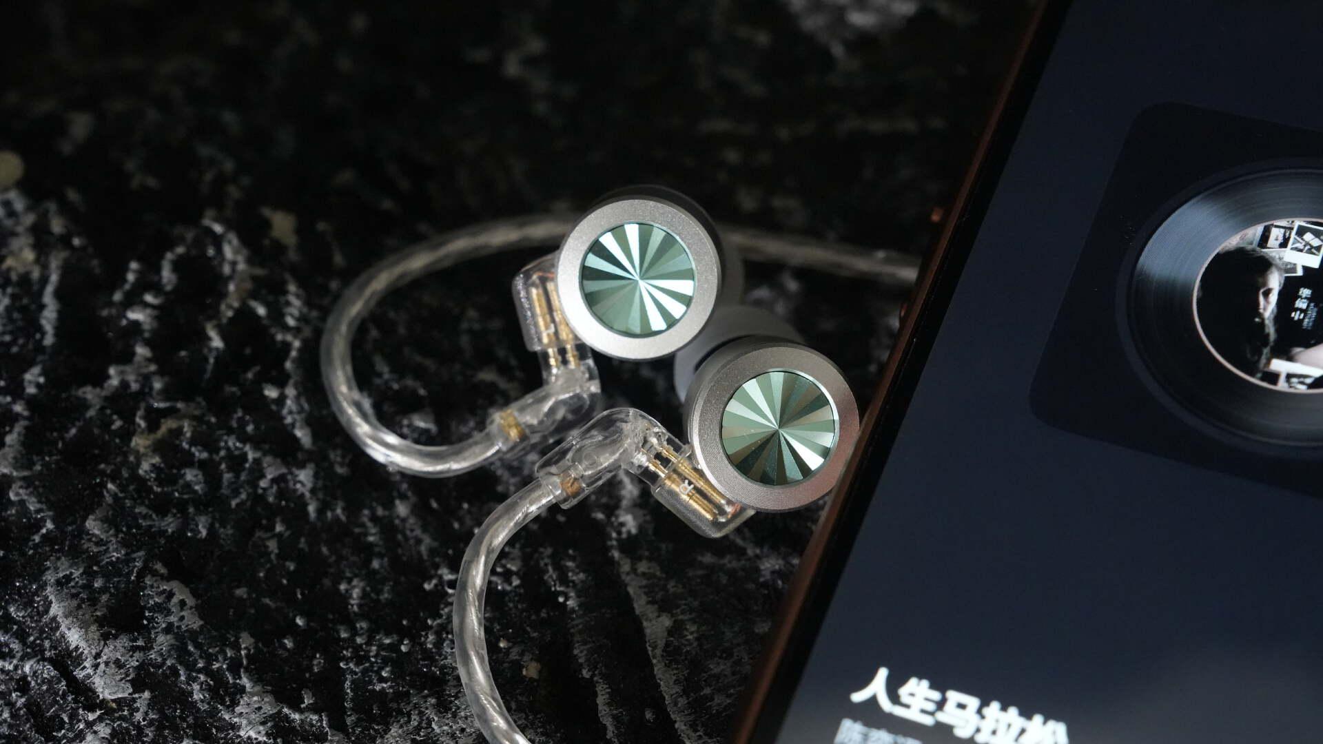 百元价位的全能音频伴侣：铄耳D02全场景HiFi耳机深度体验