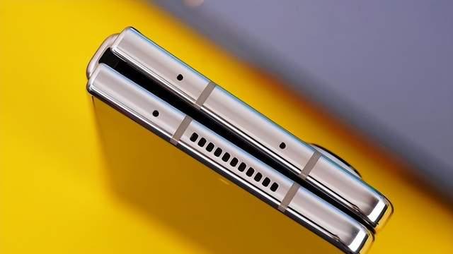 三星打响“价格战”，三星ZFold4降至2699元，网友：买到就是赚到