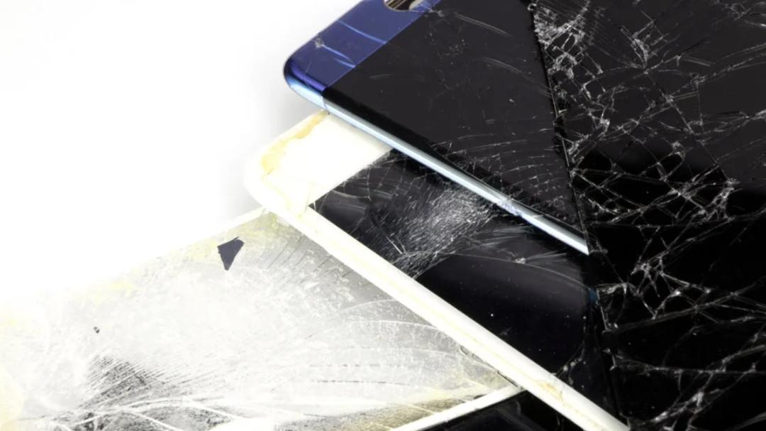 iPhone 20 泄露消息暗示將帶來全新外觀，采用全界面重新設計