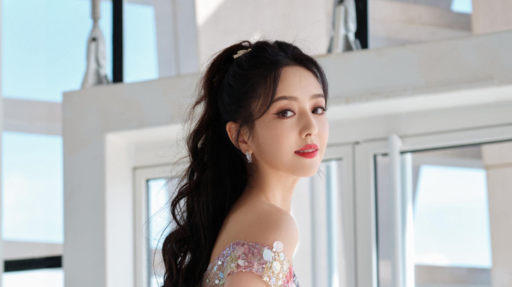 佟丽娅女神，气质优雅从容，真的太美了