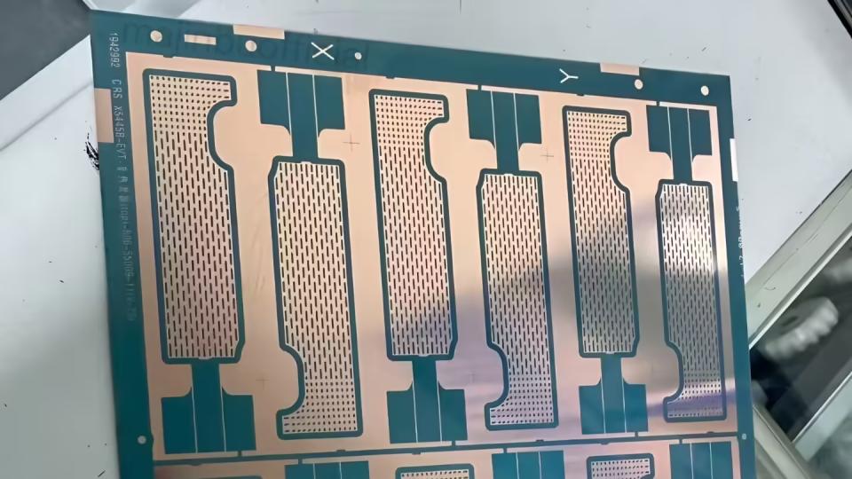 iPhone17 Pro系列再次被确认：均热板设计亮相，性能或迎新突破