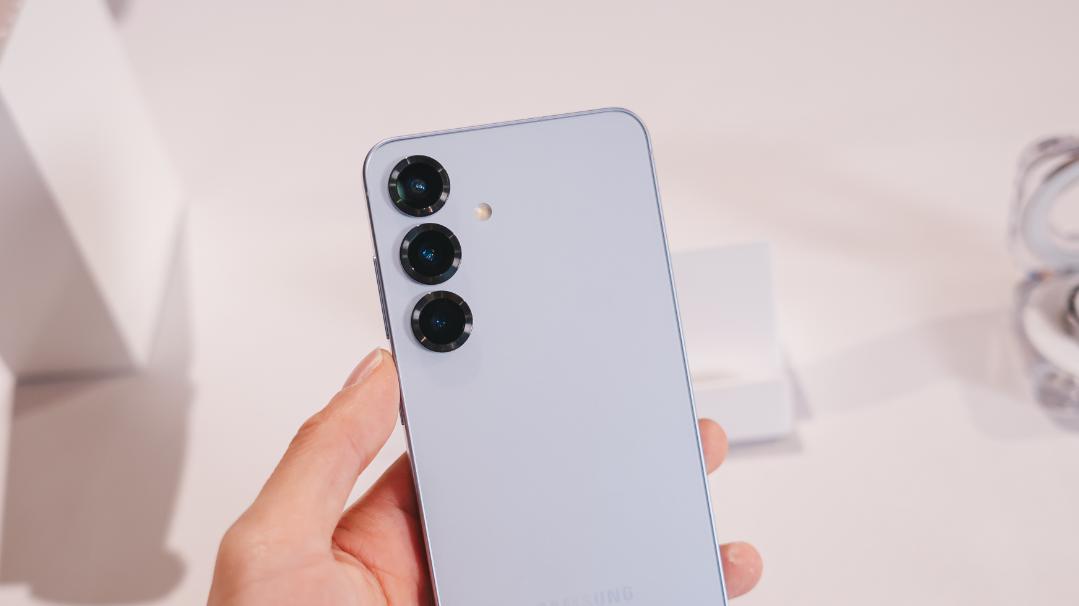 12GB+512GB突降2000元，三星S25价格大跳水，安卓优质“小钢炮”