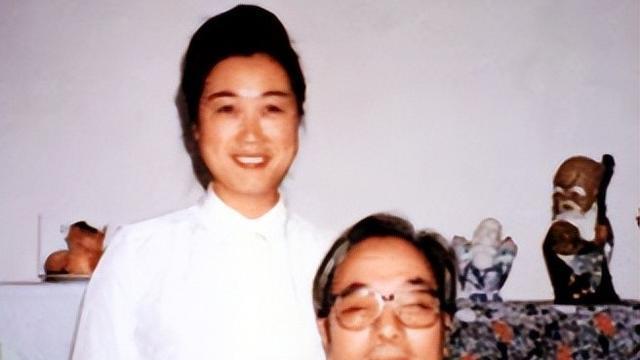 曾是“央视名嘴”，因揭露姜昆丑闻被封杀，如今70岁处境如何？