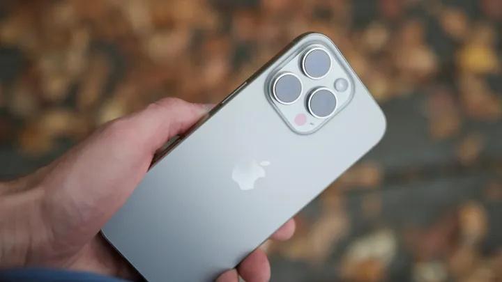 iPhone16Pro售价再创新低，128GB叠加国补更亲民，果粉们纠结了