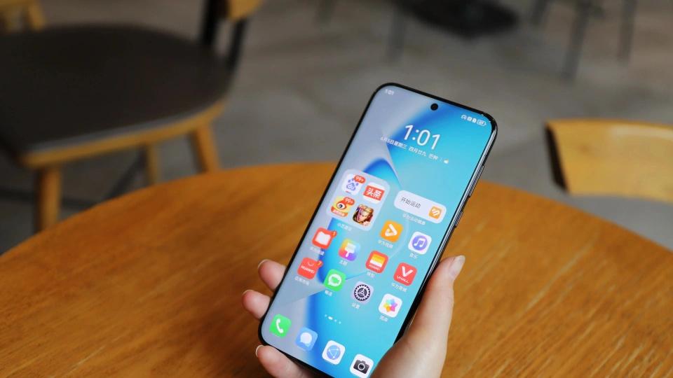 华为旗舰“新卷王”诞生，16GB+512GB跌价2500元，还有100倍变焦