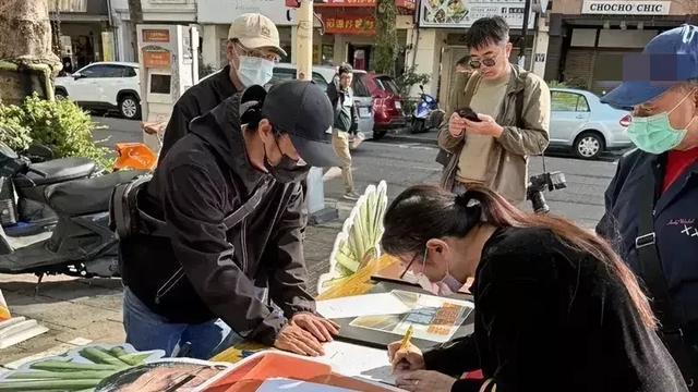 罢免吴思瑶二阶开始，蓝营有望翻转！韩国瑜表现亮眼，侯卢会上演