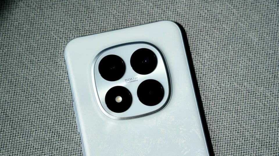 小米亮出“底牌”，7000mAh+IP69K+龍晶玻璃，國補價跌至1614元