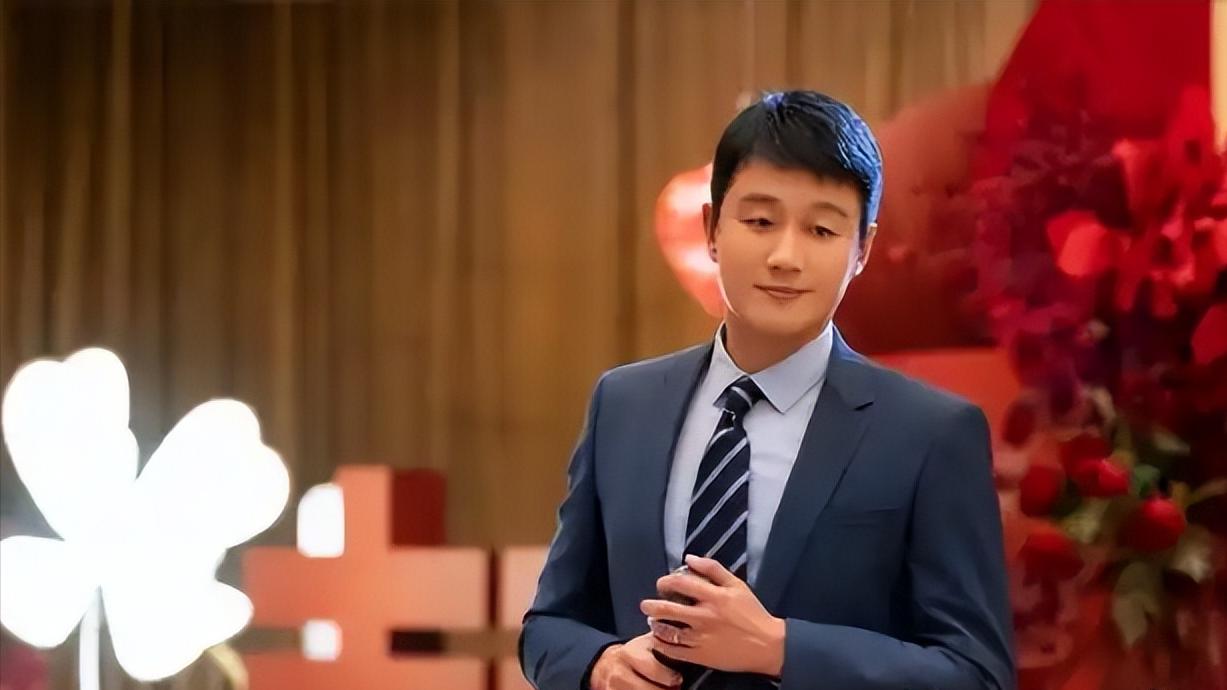 金主入狱，佟大为失踪2年！严屹宽的一句话，又将他推上风口浪尖