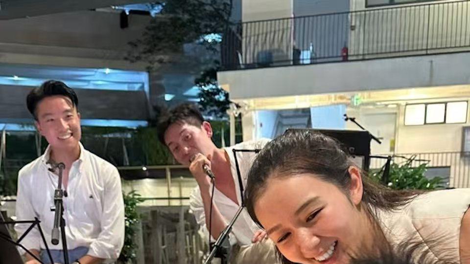 前港姐冠军成功跻身上流圈！转战商界发展顺利，更与阔太齐站C位