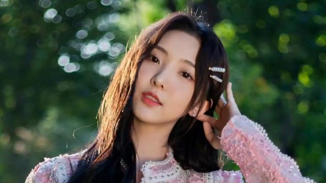 吃着中国饭！扭头在国外吐槽中国厕所脏，400万女星人设彻底崩塌