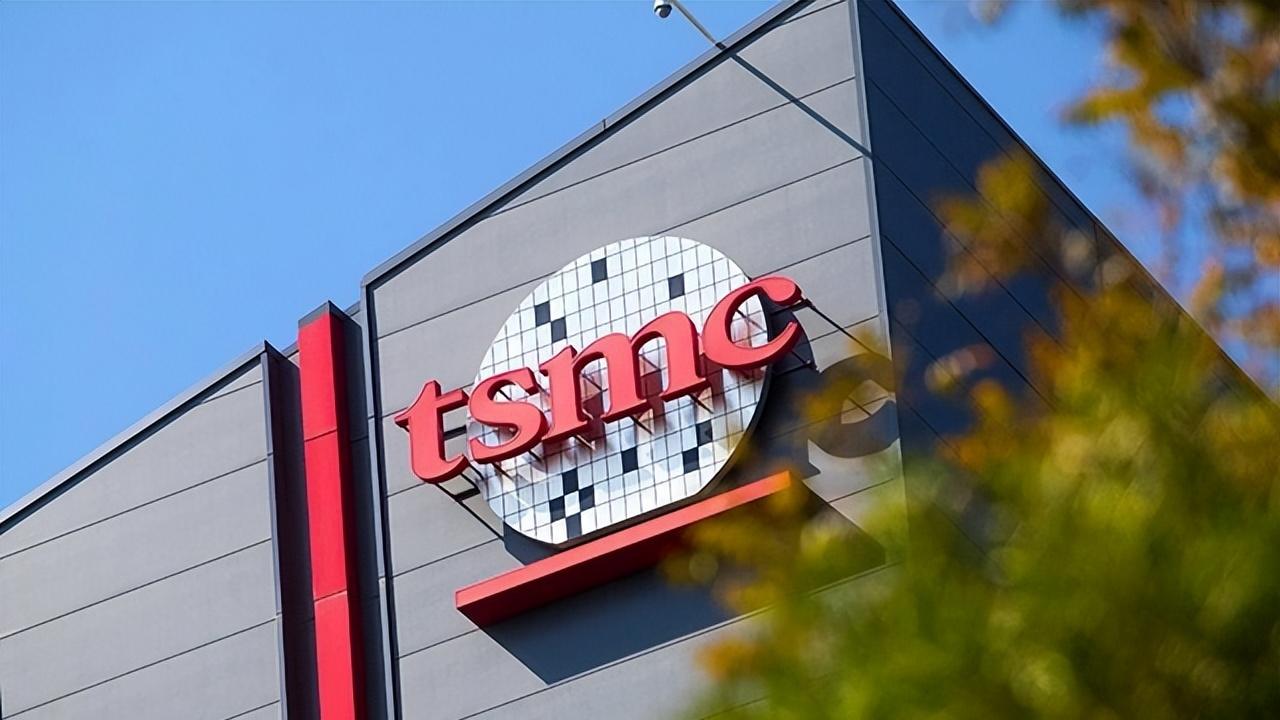 拥有标准话语权，台积电继续舍弃2纳米光刻机，ASML哭晕在厕所