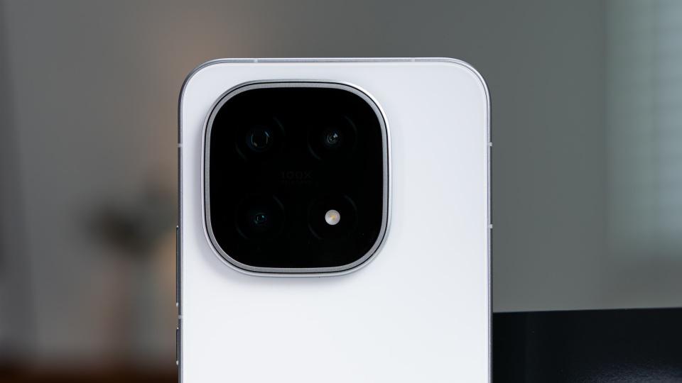 iQOO 15 Ultra再次被確認(rèn)：機械肩鍵+高速風(fēng)扇，春節(jié)前登場！