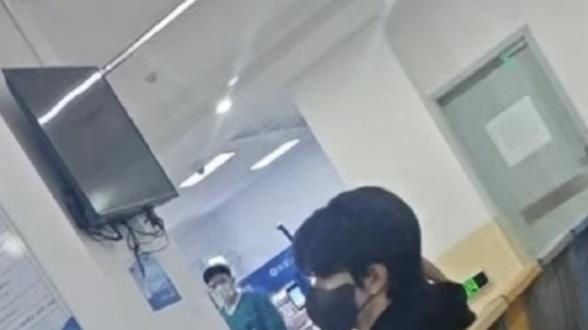 知名东北籍演员发生意外，剧组已送医