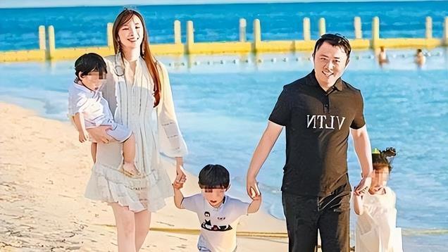 16岁已是“人间尤物”，与富豪同居12年生4胎却无名分，如今