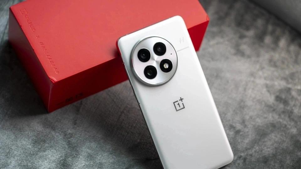 2025“值得撿漏”的3款旗艦手機，售價大跳水，16GB+512GB加速清倉