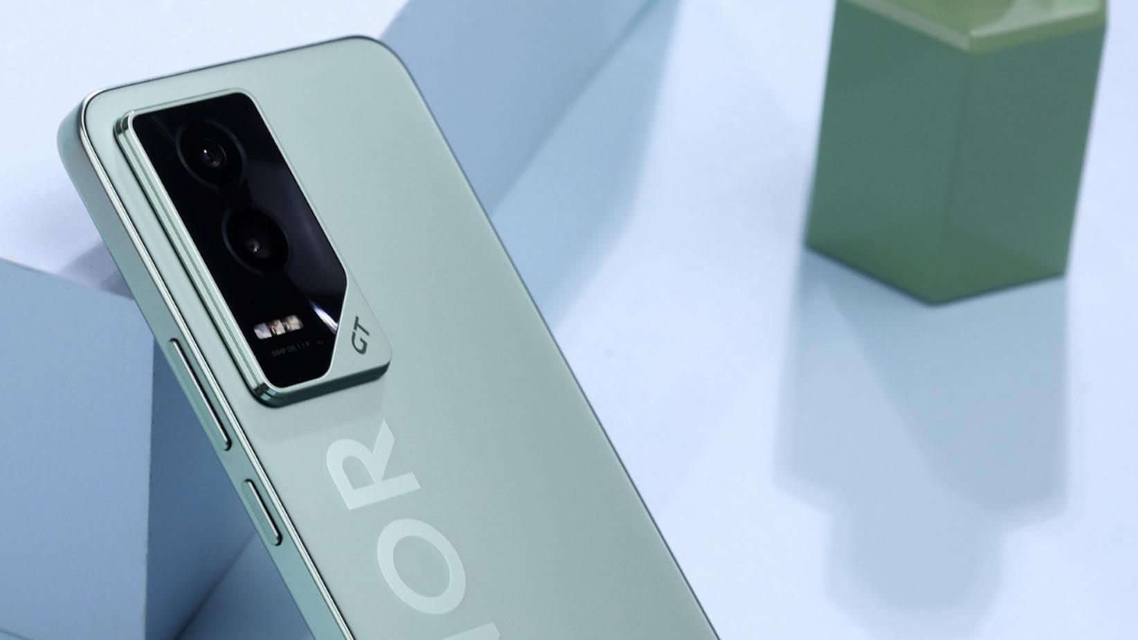 从2199元跌至1538元，骁龙8Gen3+100W快充，成荣耀真香千元机