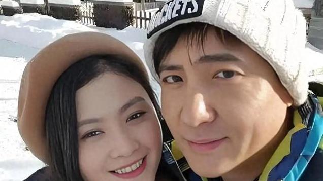 沈腾一家近况曝光！爸妈腿脚不利索被搀扶，王琦暴瘦与老公无交流