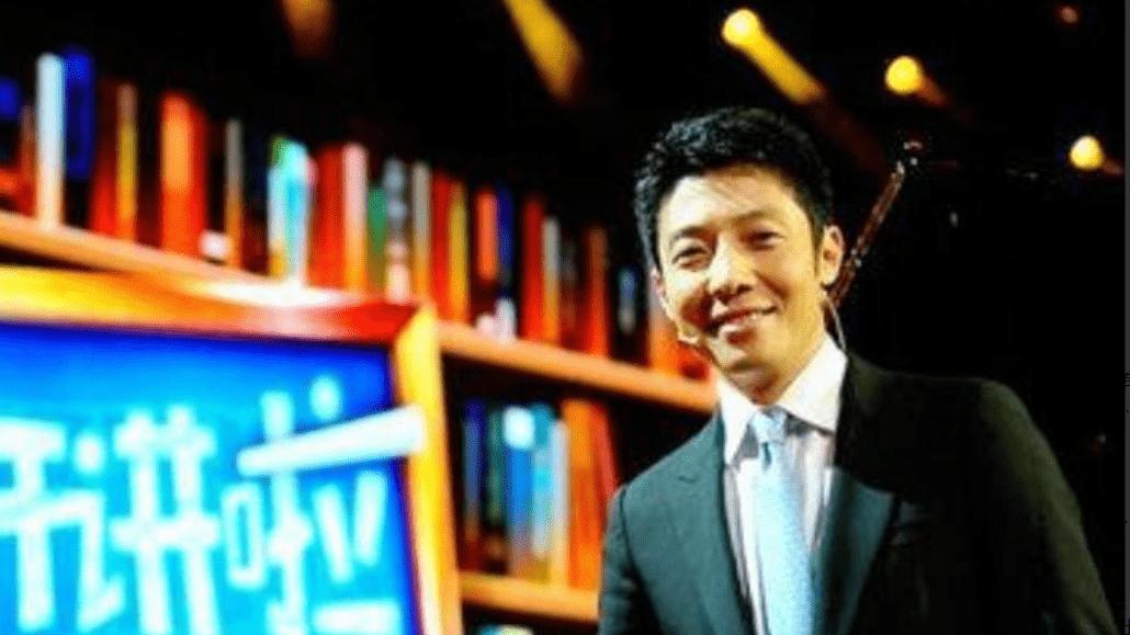 撒贝宁再次被保送，央视连续发文祝贺，直播间露面满脸幸福！