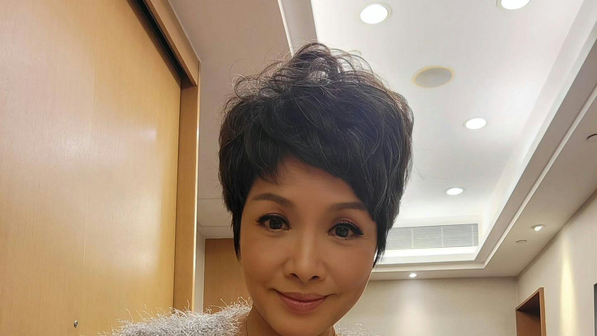 前亚视小花心淡离巢TVB，曾做酒楼服务生，与骆达华相恋15年分手