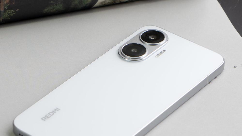 天璣9500e+9000mAh+超聲波指紋，定價2299元起，紅米新機真猛啊