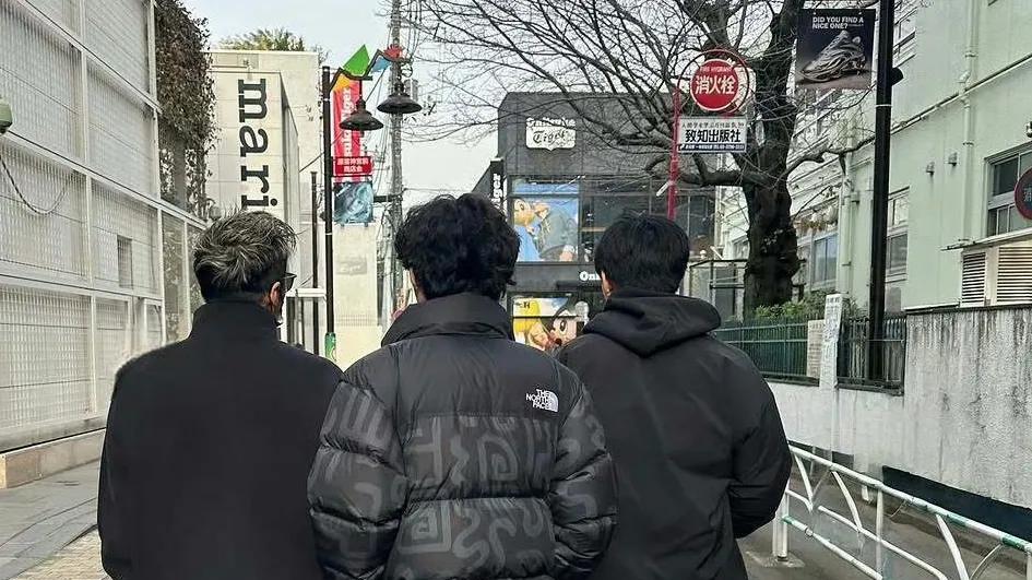 大年初二，才知道除夕那晚，王菲为何当众“失态”，流下眼泪！