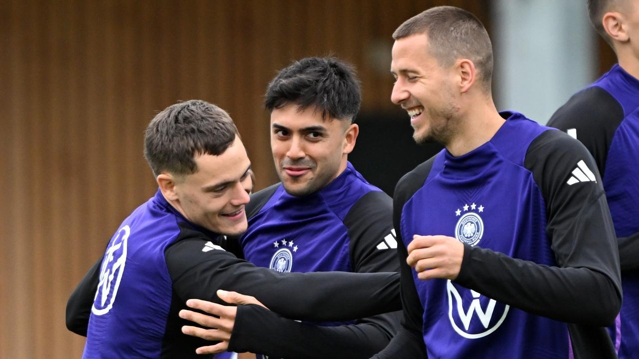 世预赛：德国4-0，27岁劳姆飙圆月弯刀世界波，基米希无敌双响炮