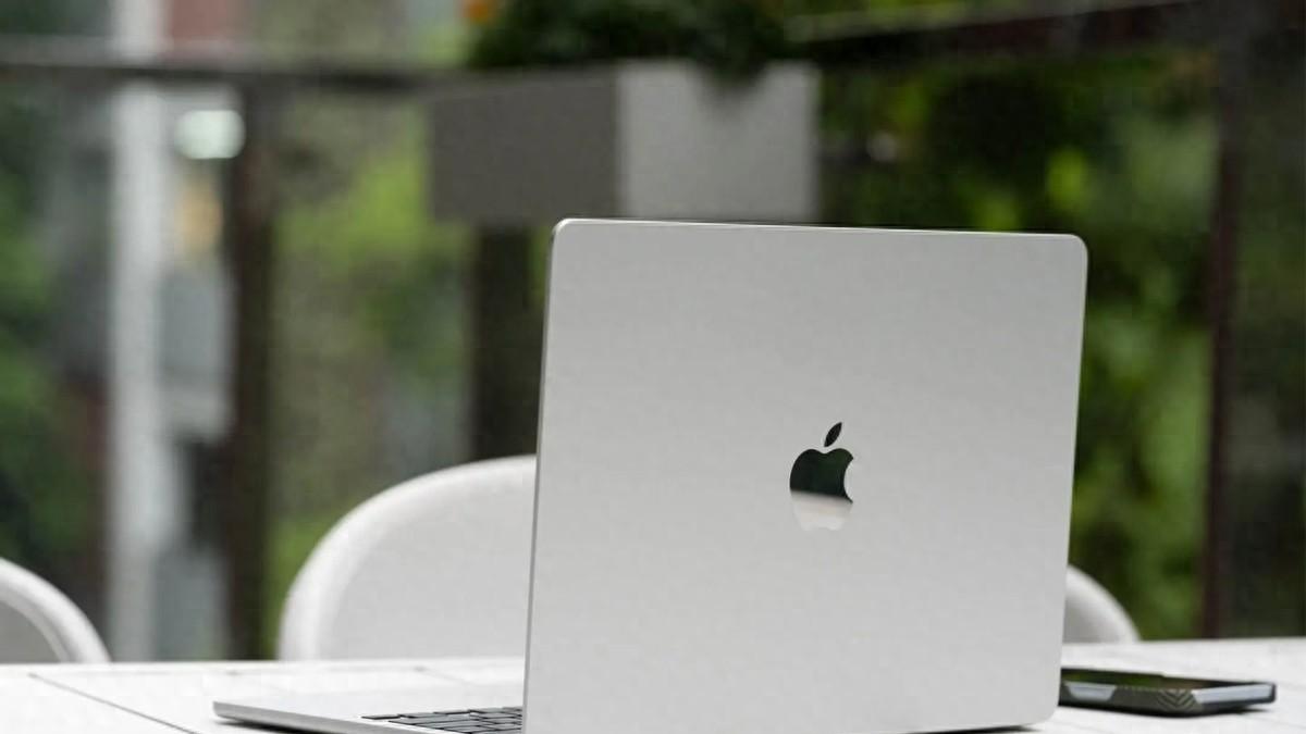 蘋果M5版MacBook Air值得買嗎？對比M4版足足便宜1500元